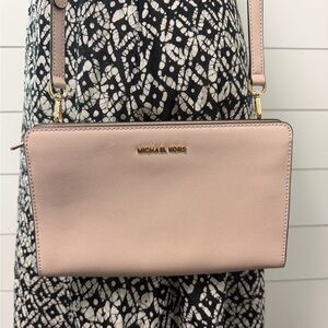 Michael Kors Crossbody Wallet